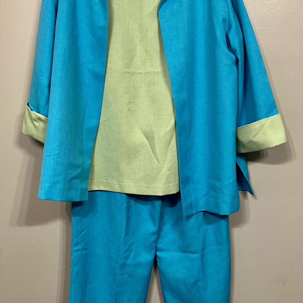 Womens 3 Piece Summer Set By Swann. Size 12.